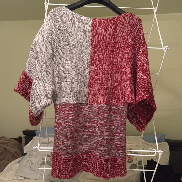 Vintage Suzie ladies sweater size large gray and red (A21) - Picture 2 of 5